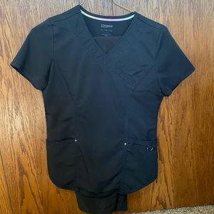 Fitted black scrubs